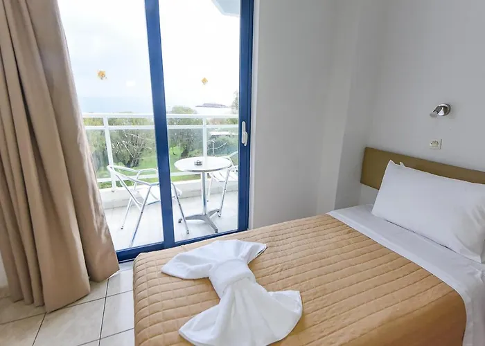 アパートホテル Amalia Sea 3*